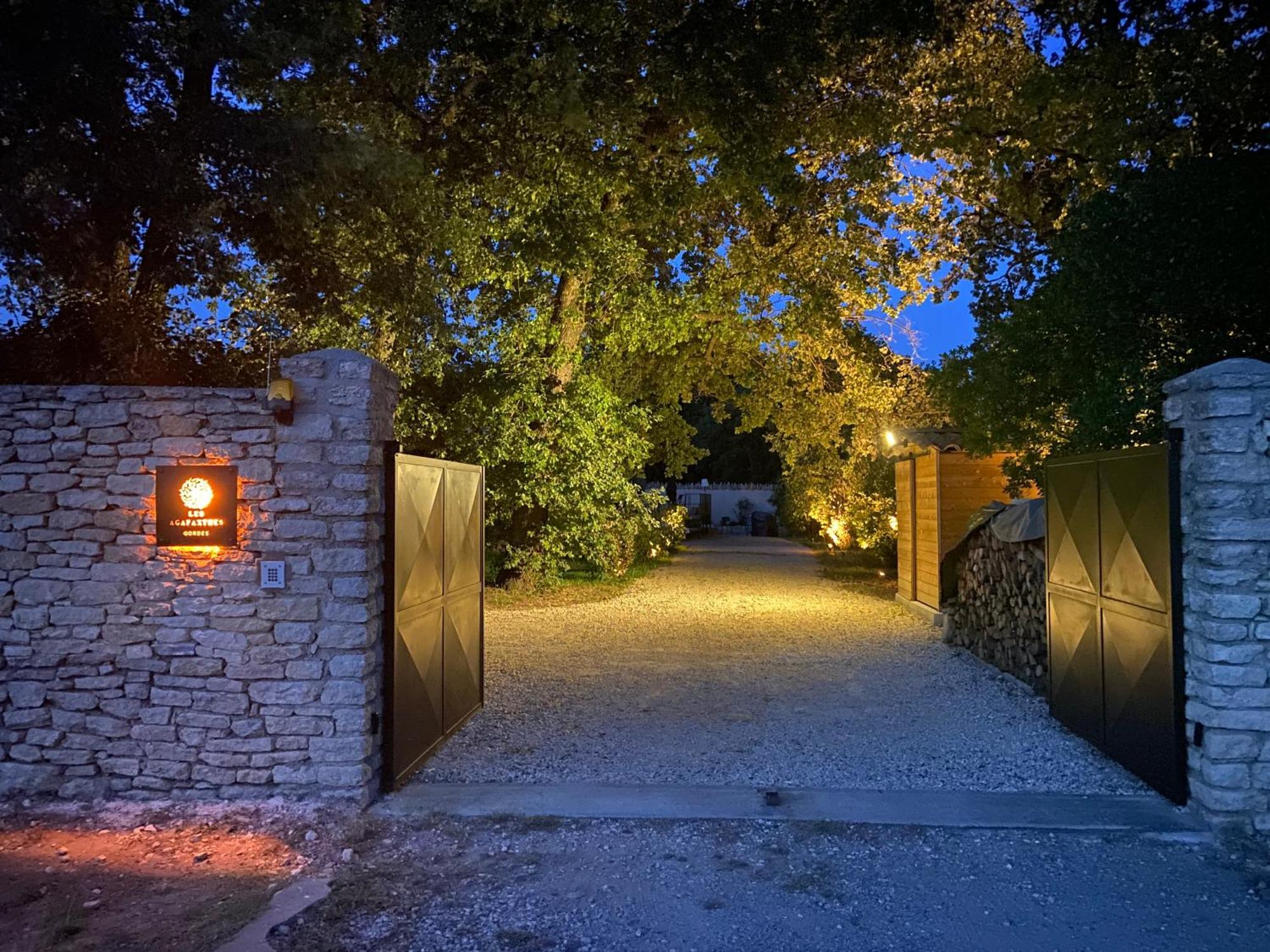 Les Agapanthes De Gordes Villa Buitenkant foto